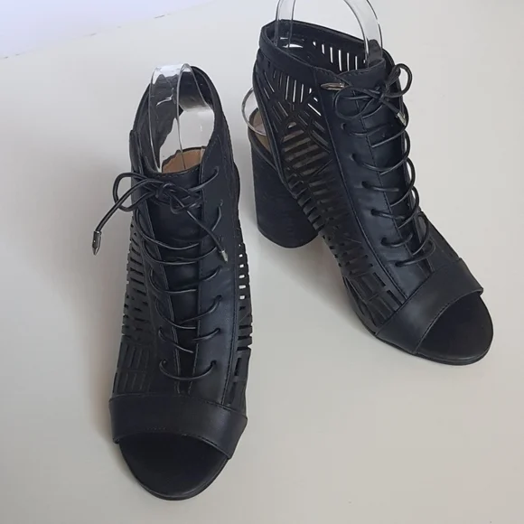 Sam Edelman Rocco Lace up Ankle Boots Womens 7 Black Laser Cut Open Peep Toe - Picture 13 of 13
